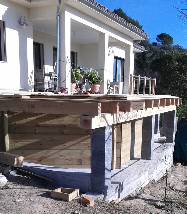 Terrasse sur piscine