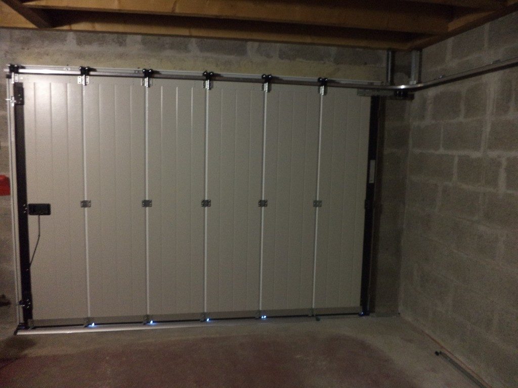 porte coulissante de garage en pvc