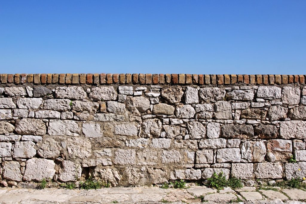 Prix d'un muret en pierre - clôture en pierre
