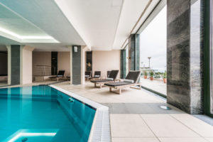 construction-piscine-intérieur