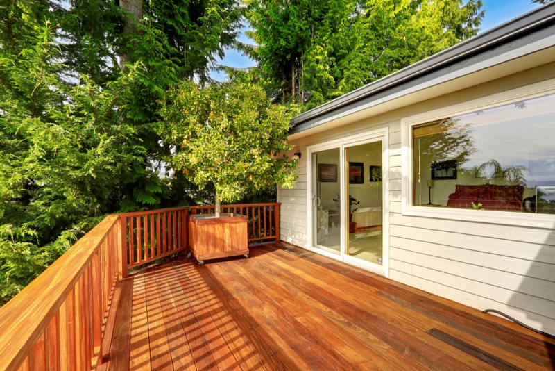 Terrasse sur pilotis en kit