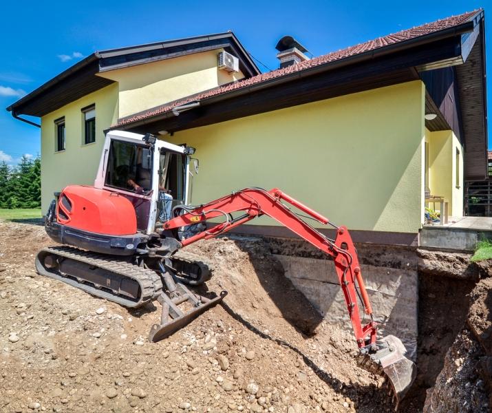 Location d'une mini-pelle pour des travaux d'excavation