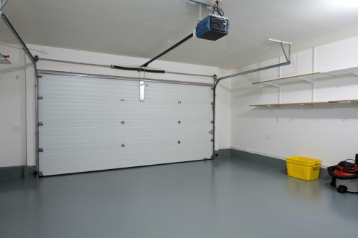 Automatisme de porte de garage sectionnelle vu de l'interieur