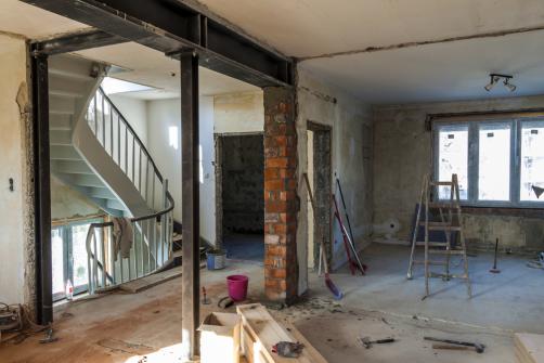 Demolition d'un mur interieur en vue d'une renovation