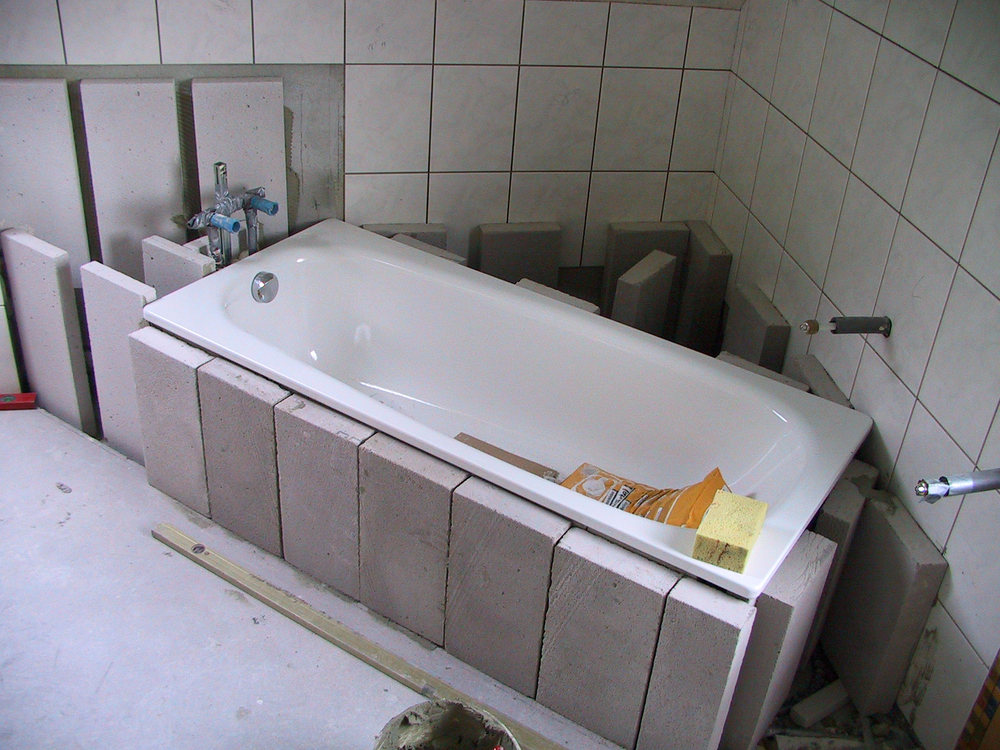 Installation d'une baignoire dans un angle