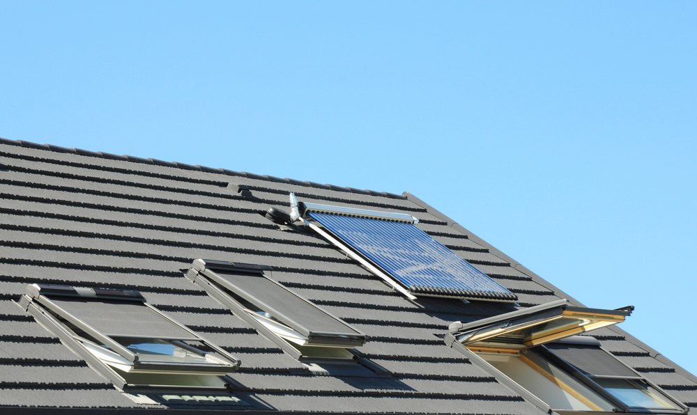 Volets roulants solaires sur un toit