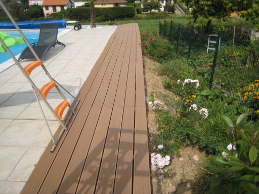 autre vue terrasse bois finalisée piscine