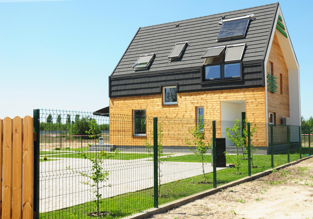 Installation volet roulant solaire sur une maison invididuelle
