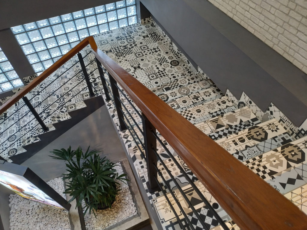 escaliers-carrelage-imitation-carreaux-ciment