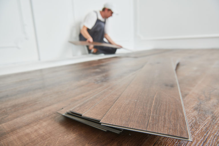 Combler espace entre plinthe et parquet comment faire ? monEquerre.fr