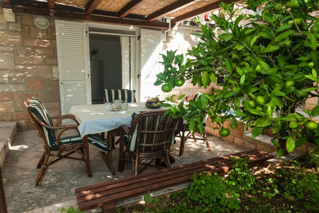 terrasse-couverte-salle-a-manger