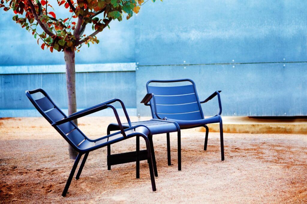 chaises-de-jardin-bleues