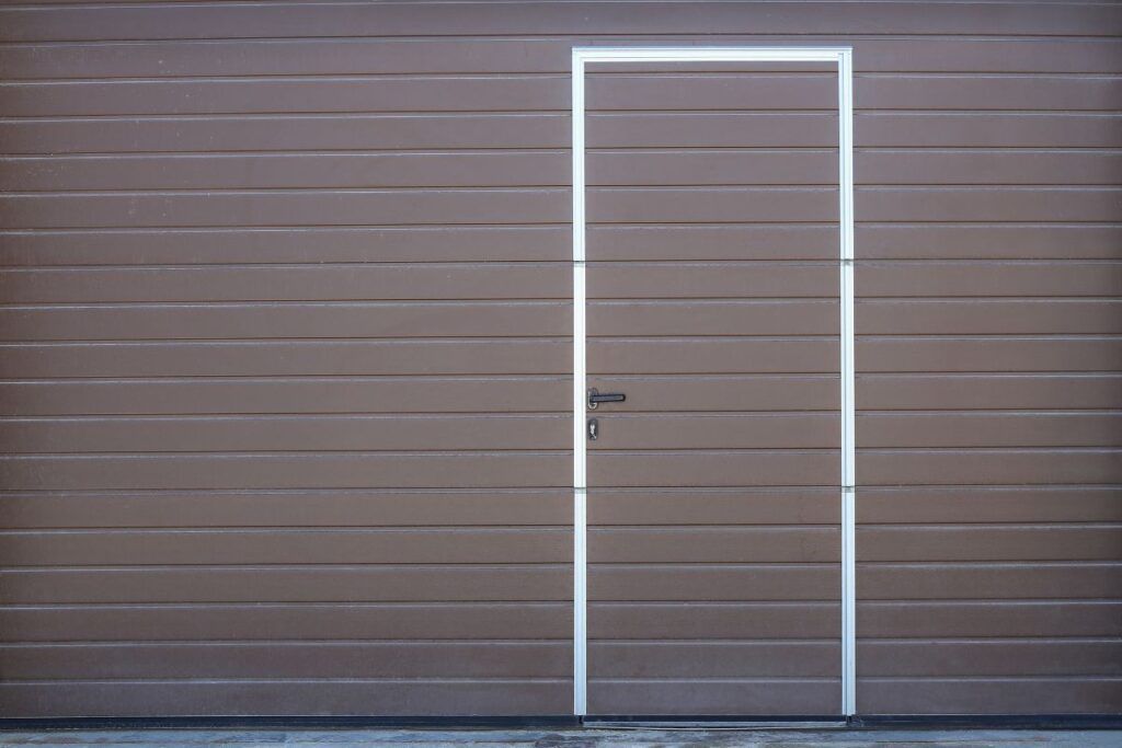 Portillon dans porte de garage